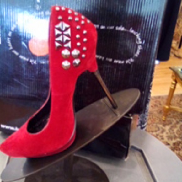 Stiletto heels - Picture 2 of 3